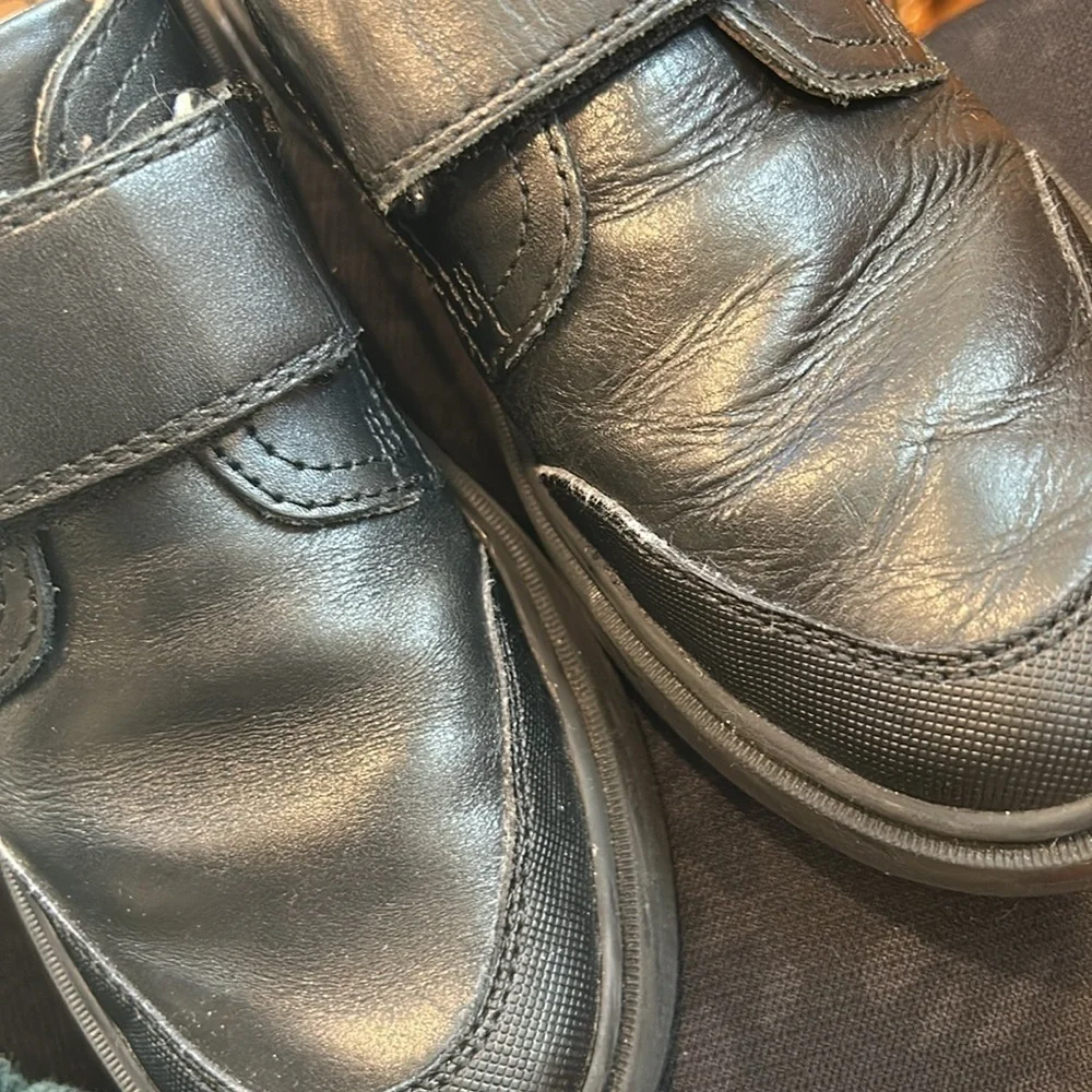 Geox Kids Italian leather black strap closure shoes Jr Riddock Little Kid 31